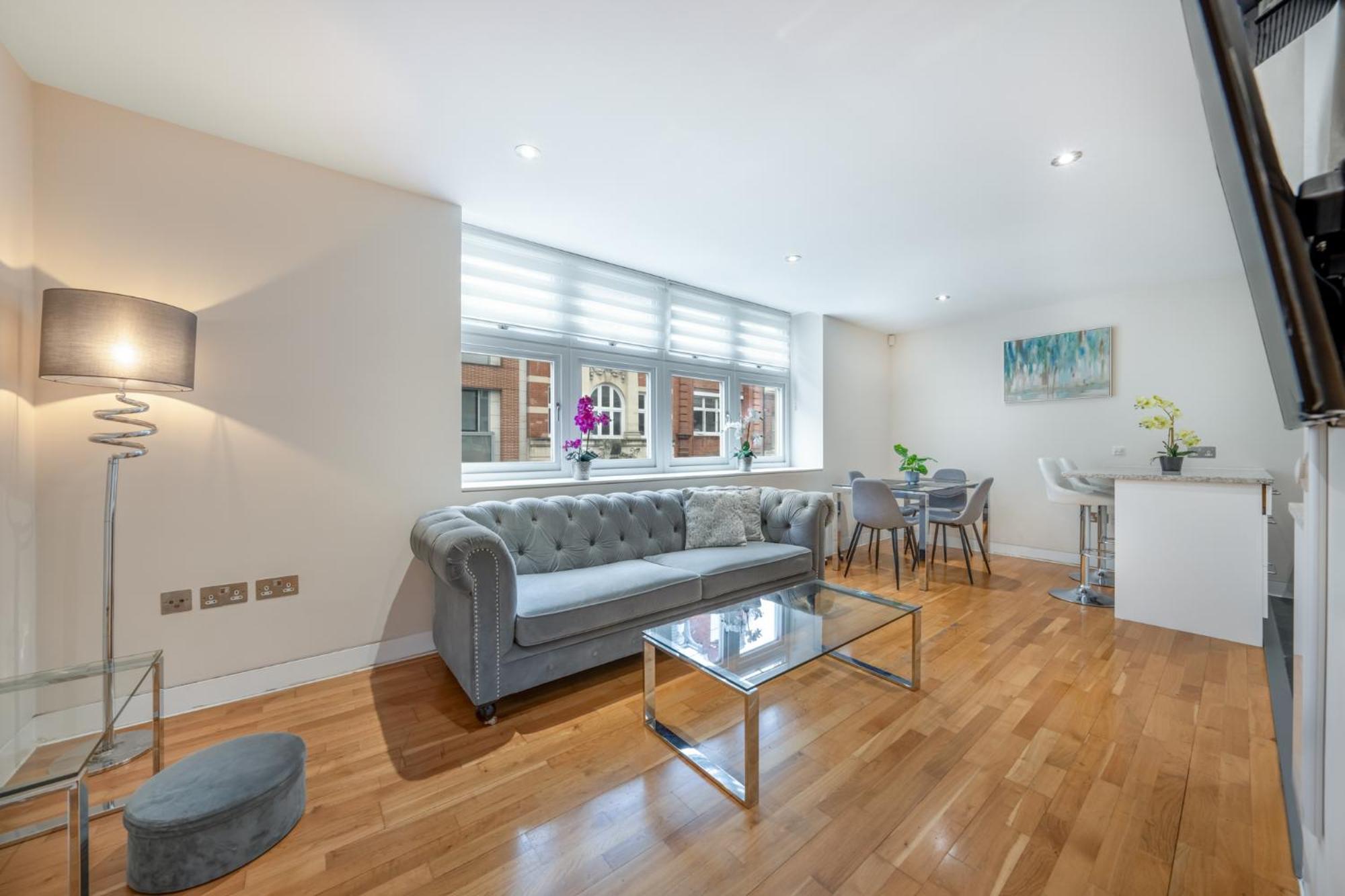Woodstock Apartment London