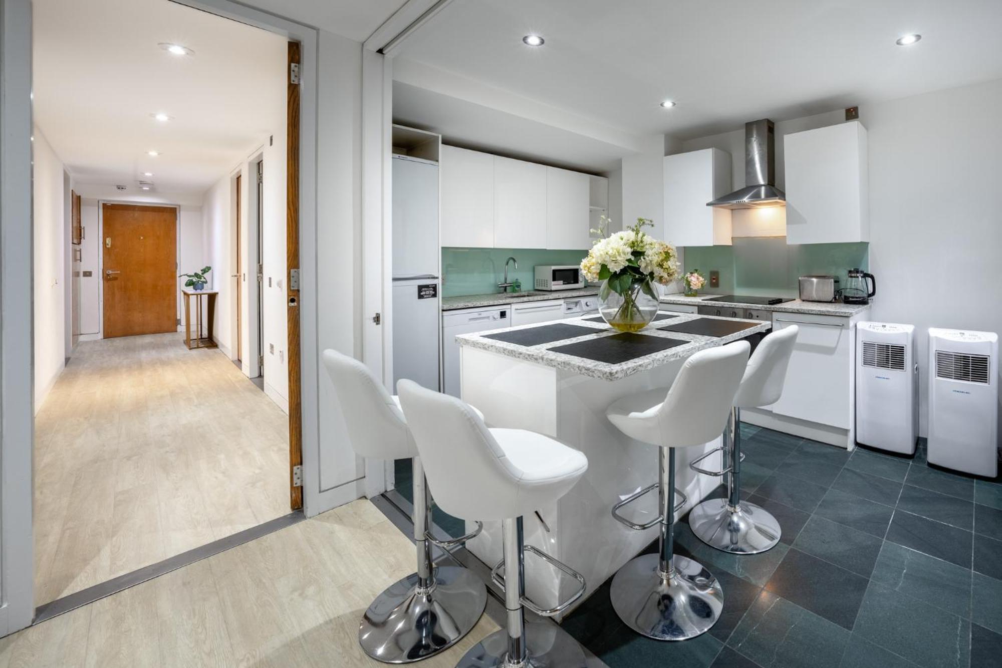 Apartment Woodstock London